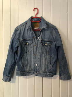 Levis jeans jacket size S