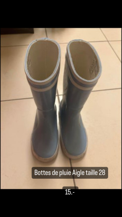 Rain boots size 28