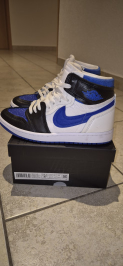 Jordan 1 (point. EURO 40 or USA 8.5)