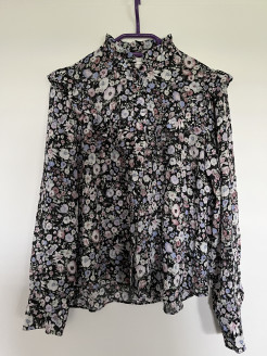 Pretty floral blouse