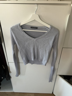 Brandy Melville lightweight short jumper