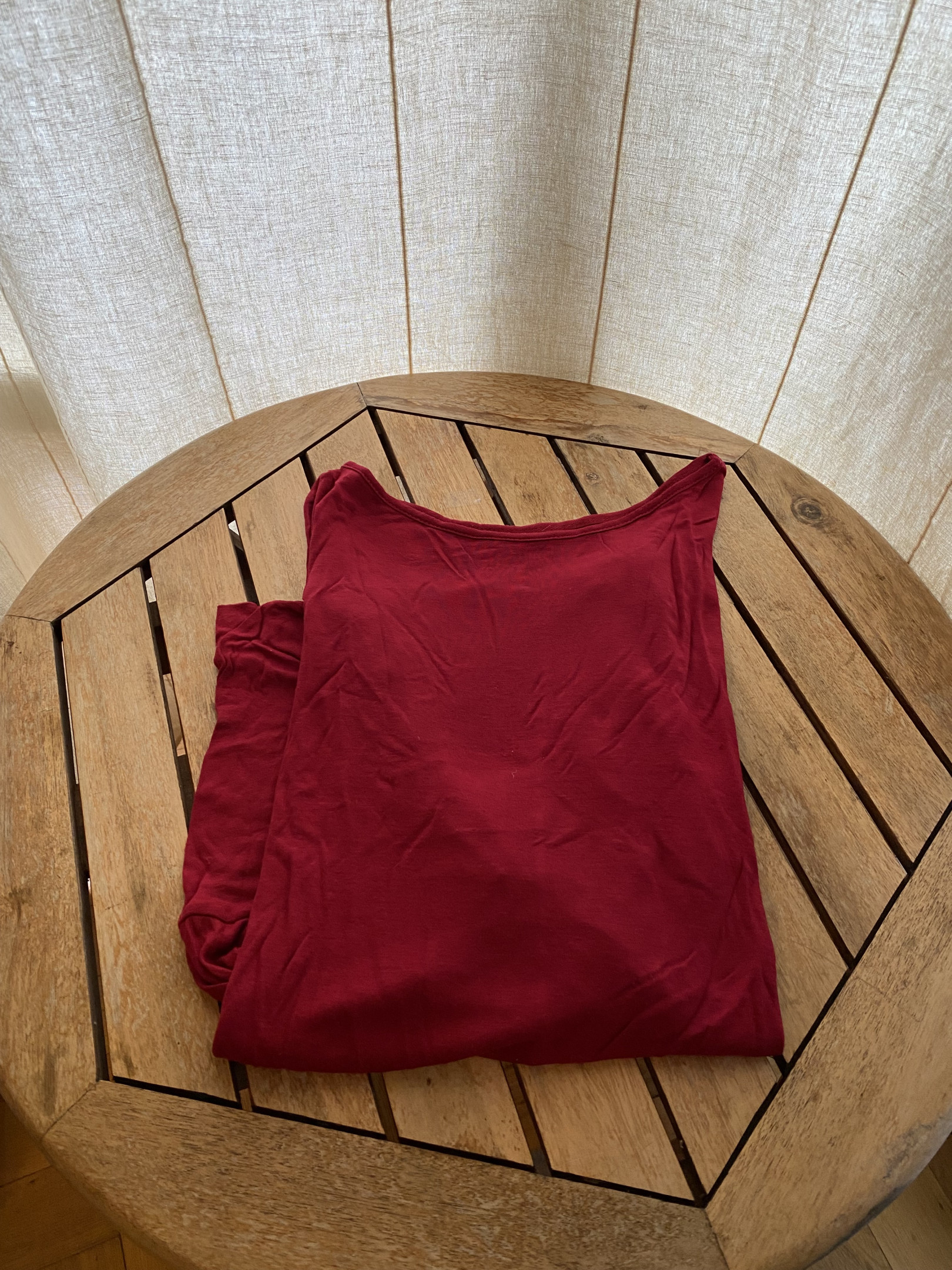 Long sleeve T-shirt. Red-bordeaux size S