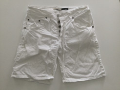 Weiße Shorts