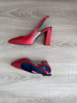 High heels rouges