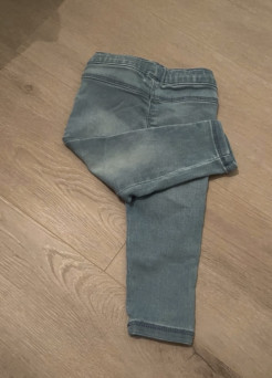 Blaue Jeans 12 Monate