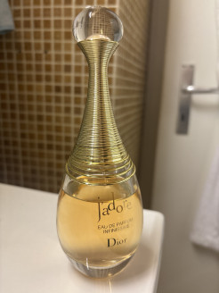 Parfum Dior entamé