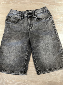Short jean noir taille 146