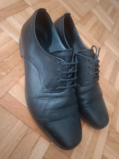 Chaussures en cuir noir