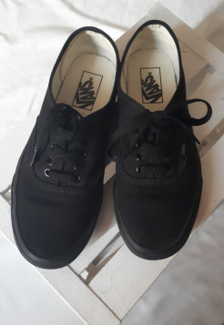 Vans black