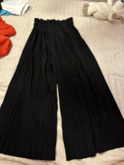 Black flowing trousers