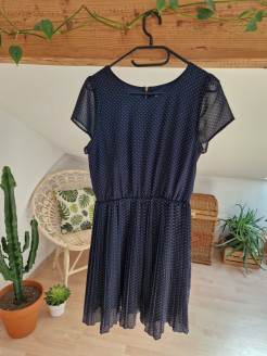 Robe bleu foncé à pois