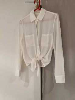 Chemise blanche courte se porte avec un noeud devant taille S/M