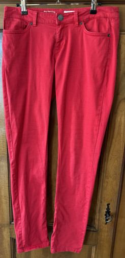 Red skinny jeans