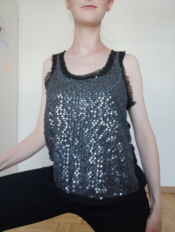 Shiny black tank top