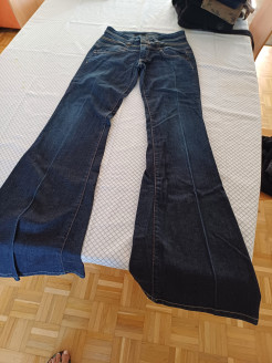 Modern boot-cut jeans
