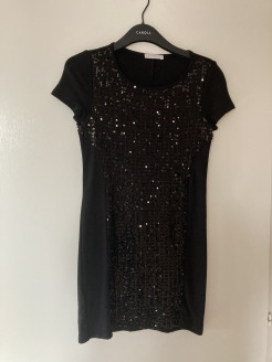 Robe courte à sequins