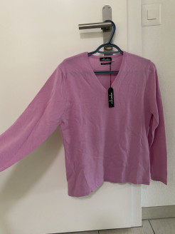 Pink cashmere jumper