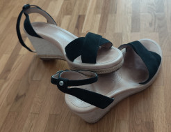 UGG scandal, size 40, UK 7.5