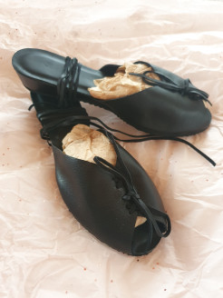 Whirligig Shoe Co. - The Audrey Sandalen