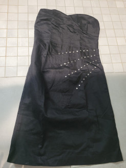 Robe noire ceintré 