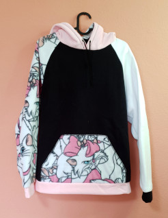 Handgemachter Pullover