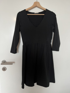 Petite robe noire d’allaitement Atelier Belette