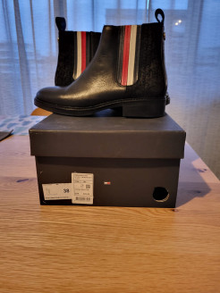 Tommy Hilfiger boots