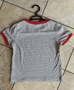 T-shirt légèrement crop top avec finition rouge - XS