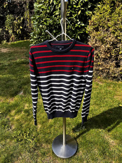 Tommy Hilfiger Pullover Größe XS mit roten, blauen und weißen Streifen