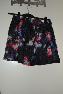 Black skirt with flowers