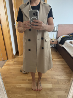 Sleeveless trench jacket