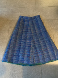 Mid-length skirt in