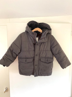 Manteau très chaud entièrement fourré