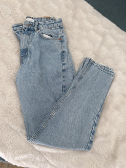 Mom-fit jeans