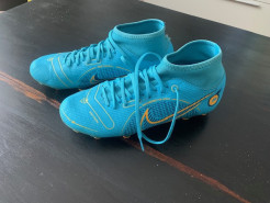 Nike Football Shoe, Size 39
