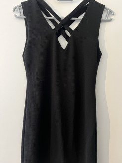 Short dress with criss-cross neckline