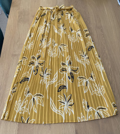 Robe longue jaune à motif 