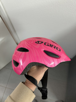 Giro helmet for trottinette 1-2 years.