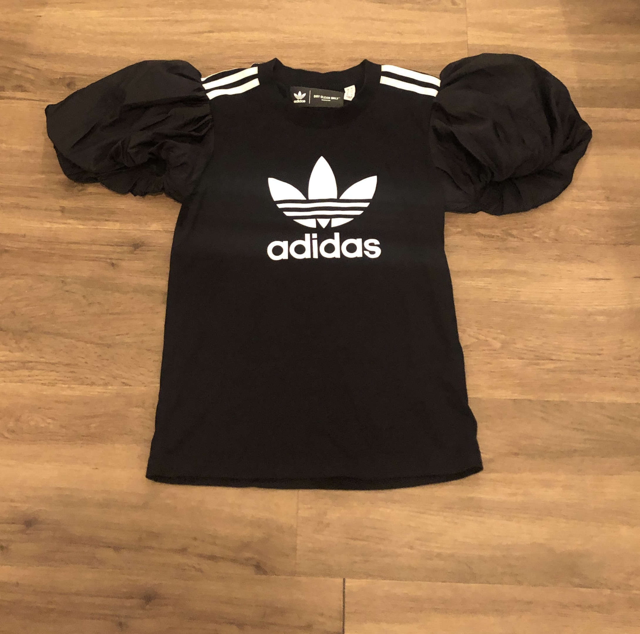 Adidas balloon sleeves top