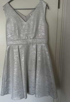 Short silver dress, open back, pretty buttons up the back, Maison 123