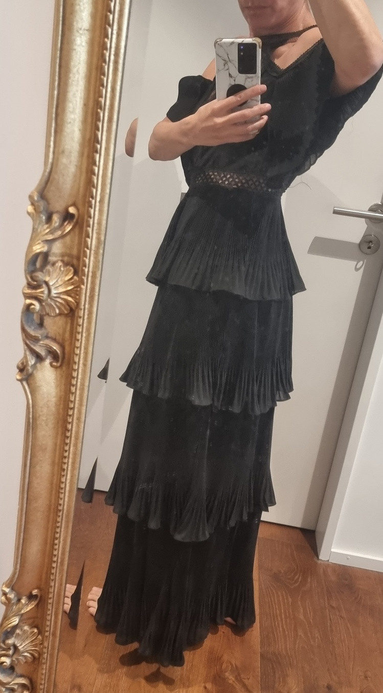 Maxi Kleid im Stufenlook von Forever Unique schwarz Grösse M