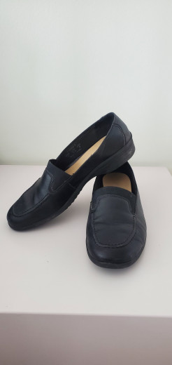 Black leather moccasin comfort slippers size 39