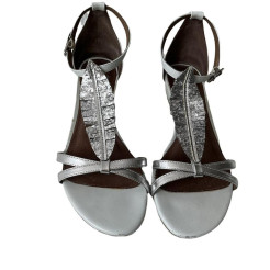 Bata - Flat Silver Sandals in leather