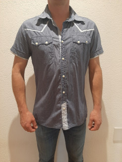 Short-sleeved shirt size M