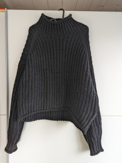 Short, loose jumper from H&M