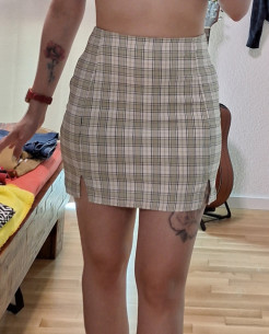 Short skirt size 34