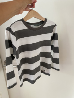 Striped long-sleeved T-shirt