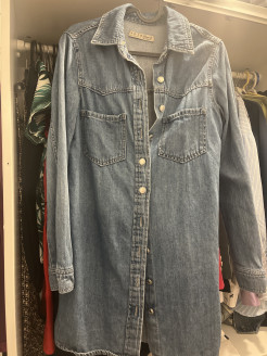 Denim dress with button