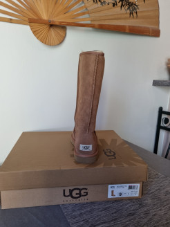 UGG