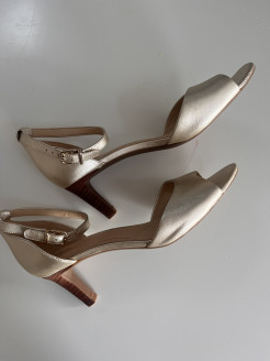 Clarks gold heels